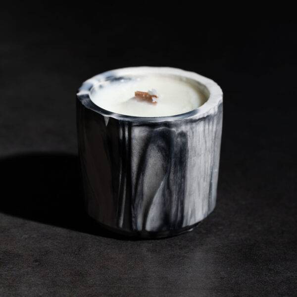 11 Bougie artisanale parfumée avec mèche en bois crépitant de 110 grammes