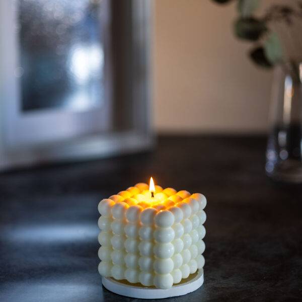 Bougie parfumée artisanale cube à petites bulles