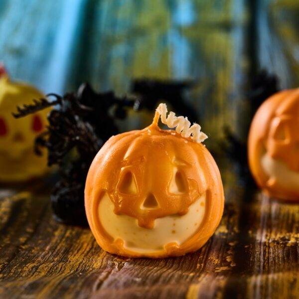 Bougie citrouille Halloween orange en cire naturelle Bougie citrouille Halloween en cire naturelle orange, mèche crépitante