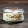 Bougie parfumée artisanale de 140g avec une mèche en bois crépitante, créée à partir de cire végétale et parfumée pour une atmosphère accueillante et écologique