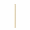Cierge artisanal Ø24 x 200 mm en cire végétale naturelle sur fond blanc Bougie artisanale longue Ø24 mm hauteur 200 mm en cire végétale naturelle pour chandelier sur fond blanc